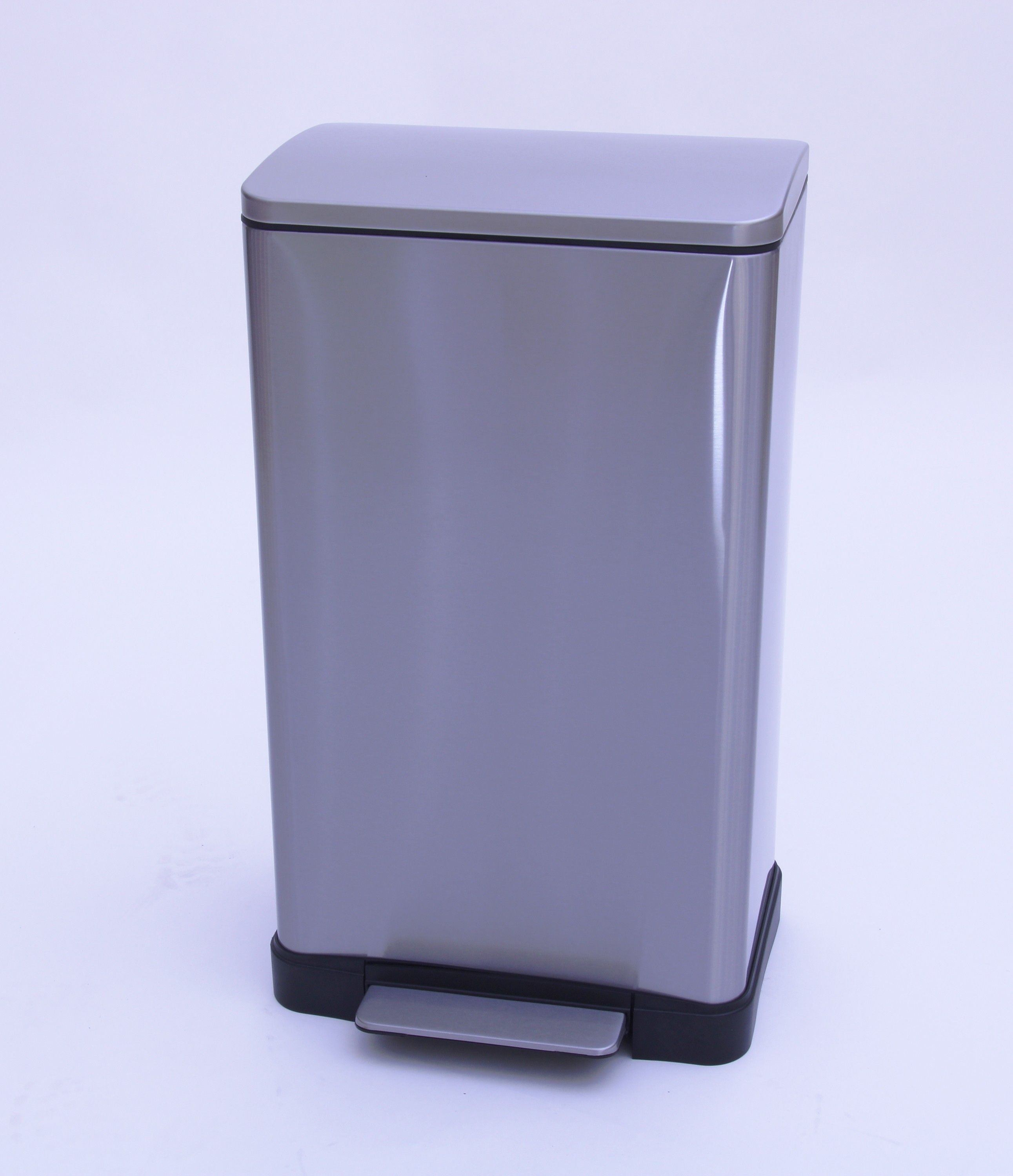 Poubelle carre lase 30L inox 304 matte luxe sanili