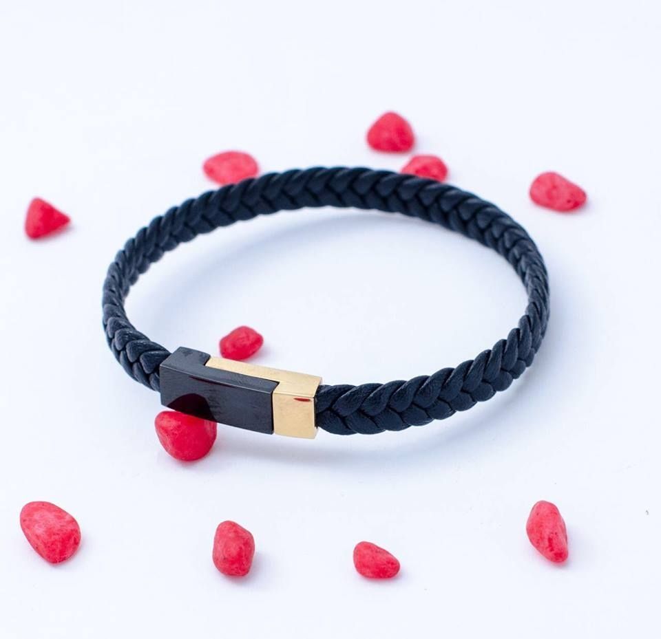 Bracelet Elegance à motif 100% Acier Cuir Noir-Doré + Boite Cadeau