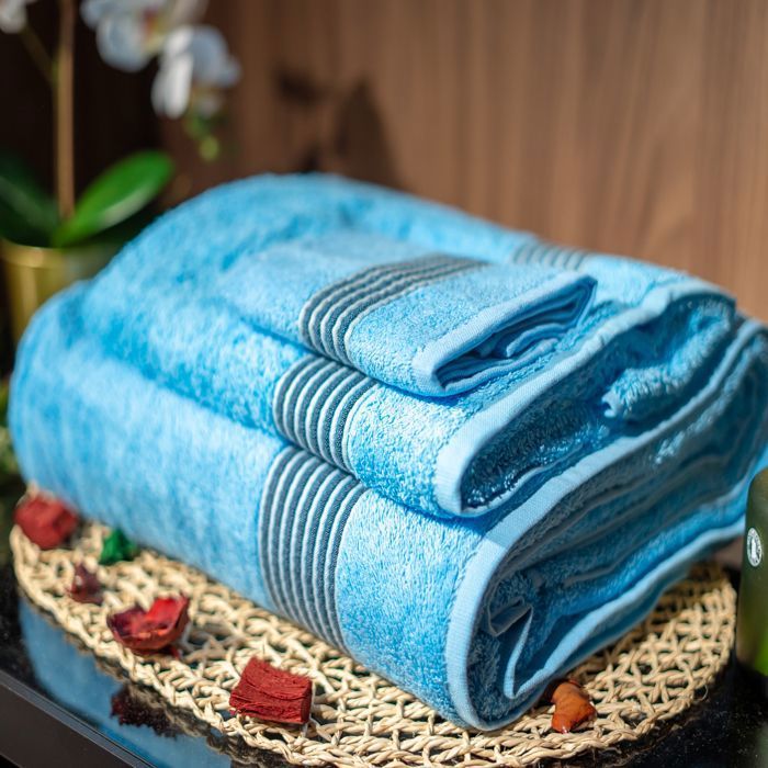 SERVIETTE BAIN CARMEN 450G BLEU-CIEL