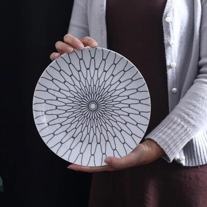 ASSIETTE A GATEAU  GRAPHIQUE BLANCHE