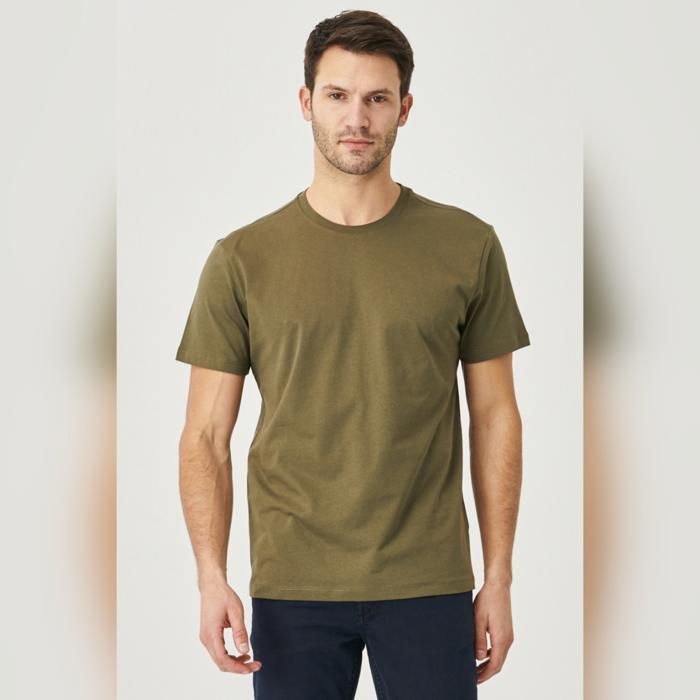 AC&Co - T-Shirt Basique Kaki à Col Rond