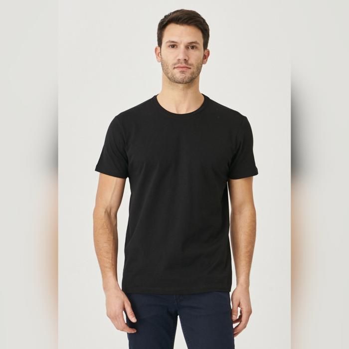AC&Co - T-Shirt Basique Noir à Col Rond