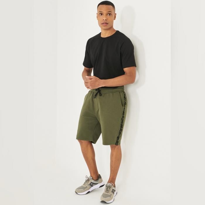 AC&CO- Short Kaki en coton extensible tricoté