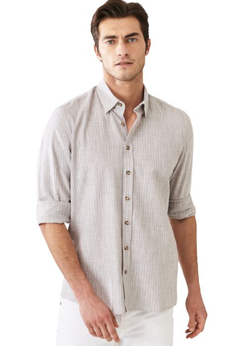 AC&Co - Chemise cintrée à col boutonné dissimulé aspect lin 100 % coton marron flammé