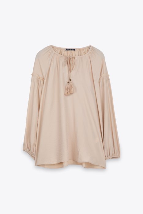 BLOUSE A DECOUPES