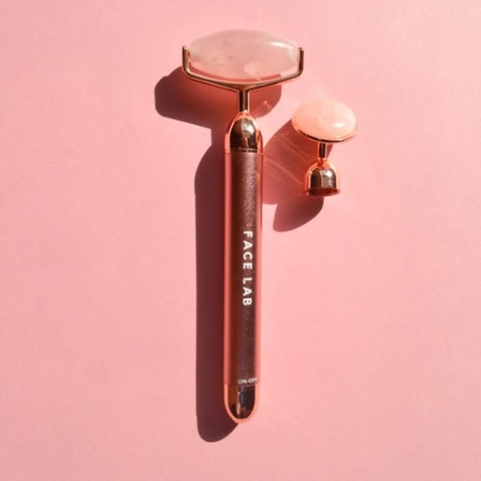 Instant Glow Vibrating Rose Quartz Facial Roller - Roller vibrateur pour visage à double tête en quartz rose - FACELAB