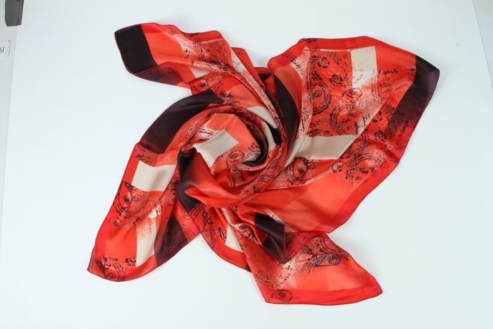 FOULARD  SATINE DE SOIE  1.05 G