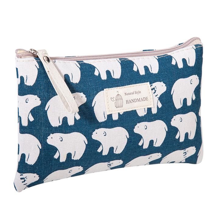 Ours de sac cosmétique sur toile