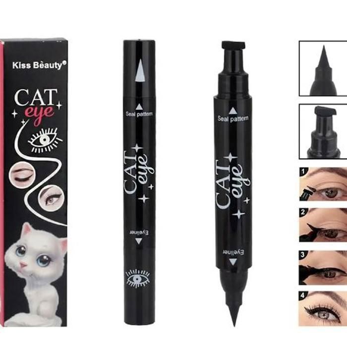 Eyeliner, Eyeliner nouvelle génération double face avec tampon de couleur noir intense œil de chat.