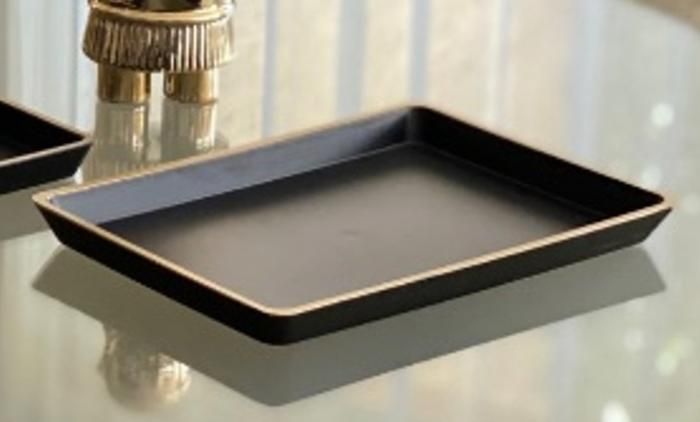 PLATEAU RECTANGULAIRE PM BLACK 19*13 CM BORDURE GOLD