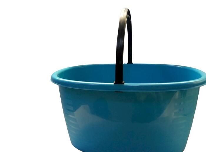 Panier en plastique avec manche couleur aleatoir