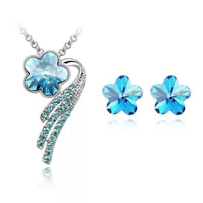 Parure de bijoux , Collier et Boucles d'oreilles en Crystal bleu turquoise.