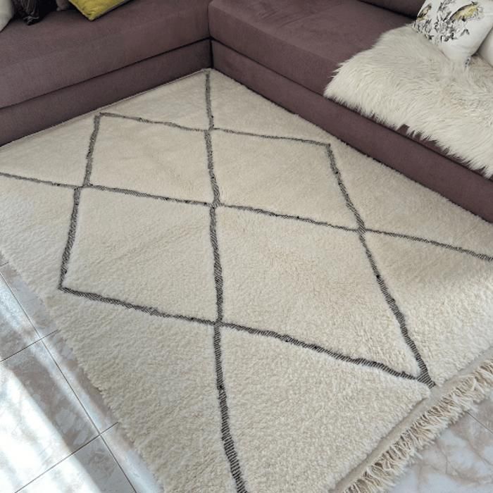 Tapis Beni Ouarain authentique Blanc et lignes noires losange