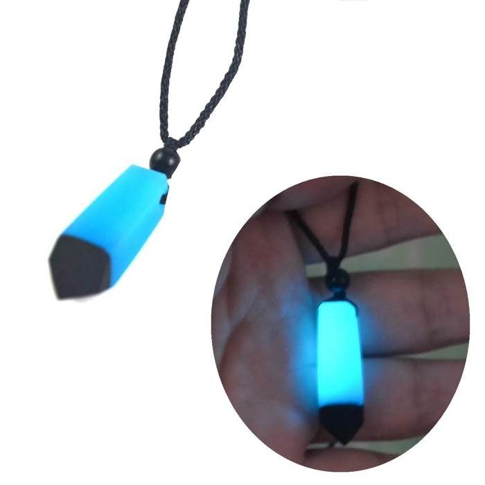 Collier pendentif lumineux pour les hommes et femmes