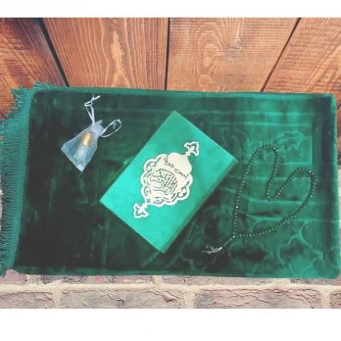 Coffret cadeaux coran, tapis de prière  70cm*110cm, tasbih, musc tahara Cadeau Ramadan