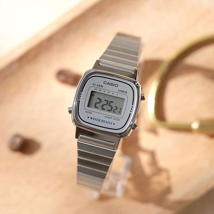 Montre - CASIO - Vintage Collection - Femme - Acier inoxydable - 35 mm - Digital