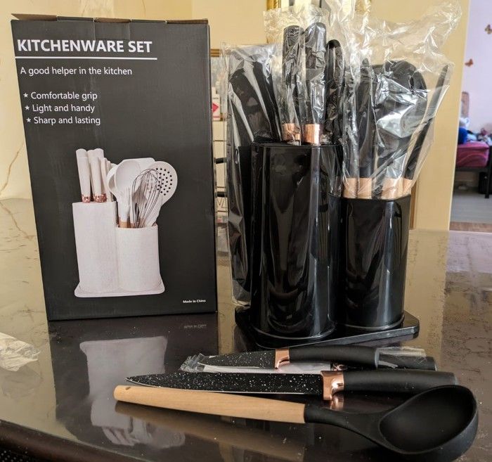 Ustensiles De Cuisine En Silicone Avec Manche En Bambou Durable Et Couteaux Ensemble De 19 Pièces Antiadhésifs Avec Support (Noire)