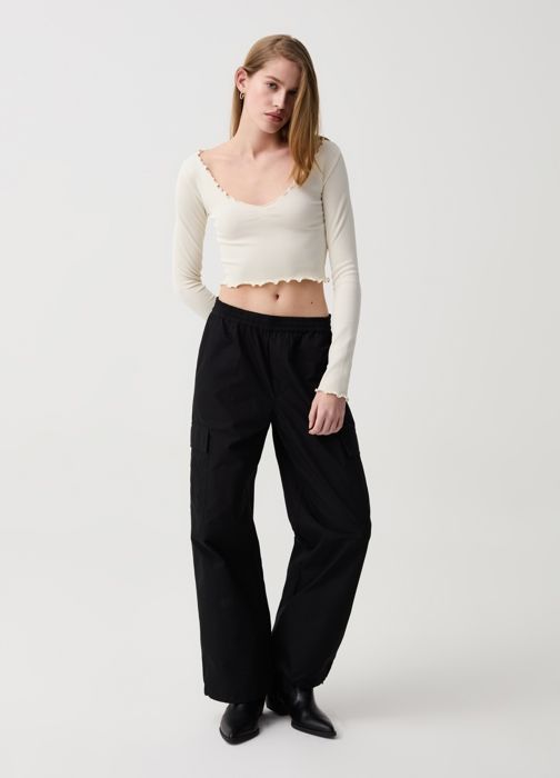T-Shirt Manches Courtes "Crop-Top" côtelé avec bordure ondulée- Blanc Crème