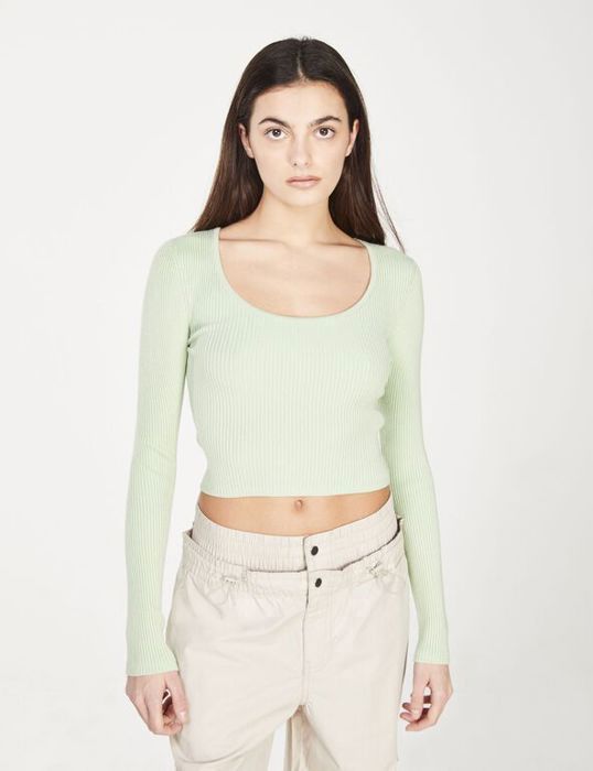 Pull court fin en maille côtelée