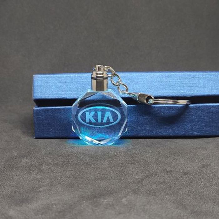 Porte clé 3D en Cristal avec le logo du Kia lumineux multicolore