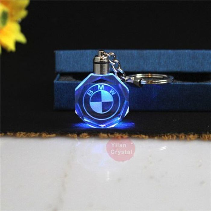porte clé 3D en Crystal avec le logo du BMW lumineux multicolore