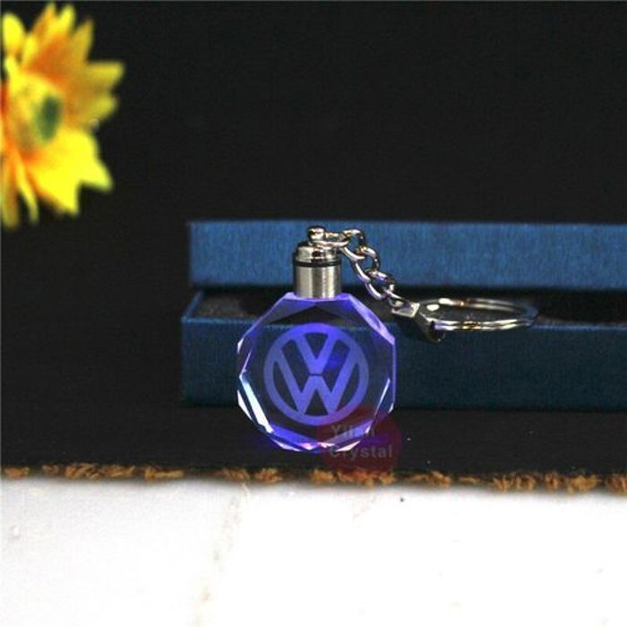 Porte clé 3D en Crystal avec le logo du Volkswagen lumineux multicolore