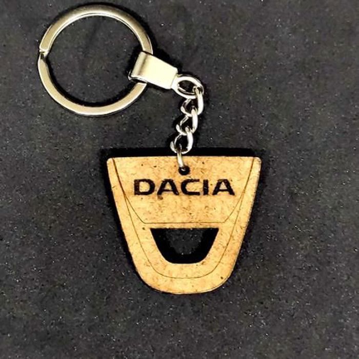 Porte-clés de voiture circulaire en bois avec logo du Dacia gravé