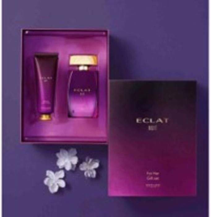 Oriflame Coffret Eclat Nuit pour Elle : Eau de Parfum 50 ml + crème des mains 75 ml
