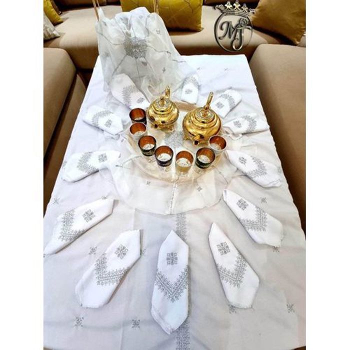 Nappe +12 serviettes Brodé  tarz el fassi argente