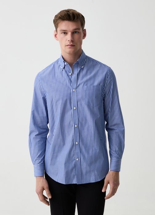 Chemise coupe regular à rayures avec poche