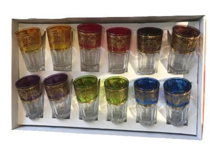 12 verres à thé avec détails dorés de style oriental