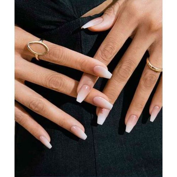 Boite de 24 pieces faux ongles brillant+ lime+ feuille ruban