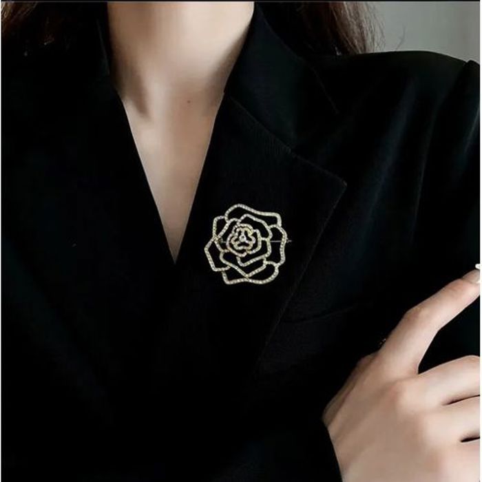 Broche fleur de cuir chevelu biscuits brillant pour femme, accessoire vêtements