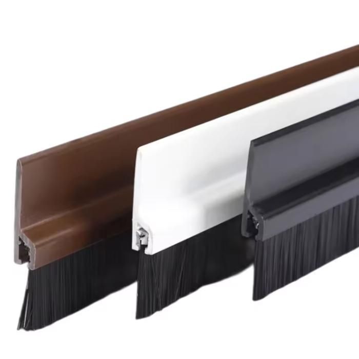 Brosse auto-adhésive de caoutchouc insonorisées porte bas joint bande porte Flexible coupe-vent