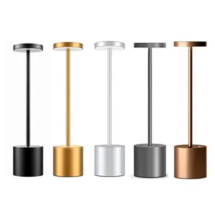 Lampe de table moderne rechargeable LED pour la maison ou le restaurant de l'hôtel