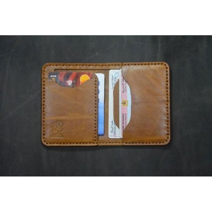 Un porte-cartes minimaliste haut de gamme à deux volets