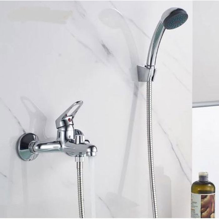 Mitigeur de baignoire chromé brillant avec douchette intégrée
