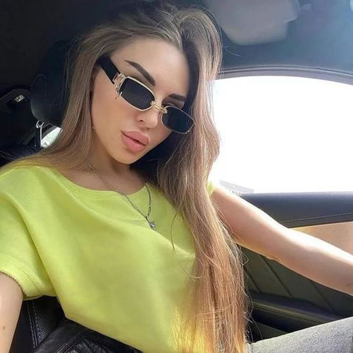 Lunettes de soleil carrées punk pour femmes à petit cadre vintage style