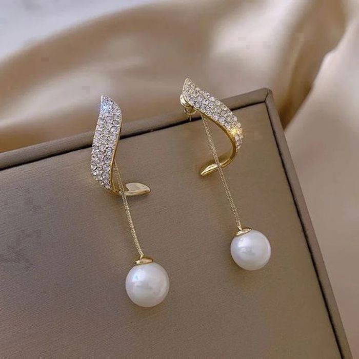 Boucles d'oreilles pendantes en perles pour femmes, Mode européenne luxueuses