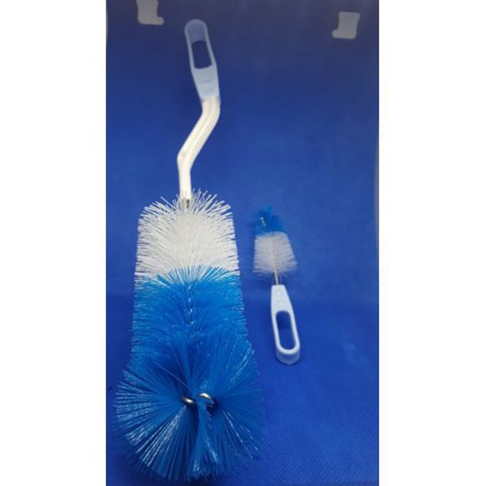 Deux brosses pour le nettoyage des bibérons et tétines