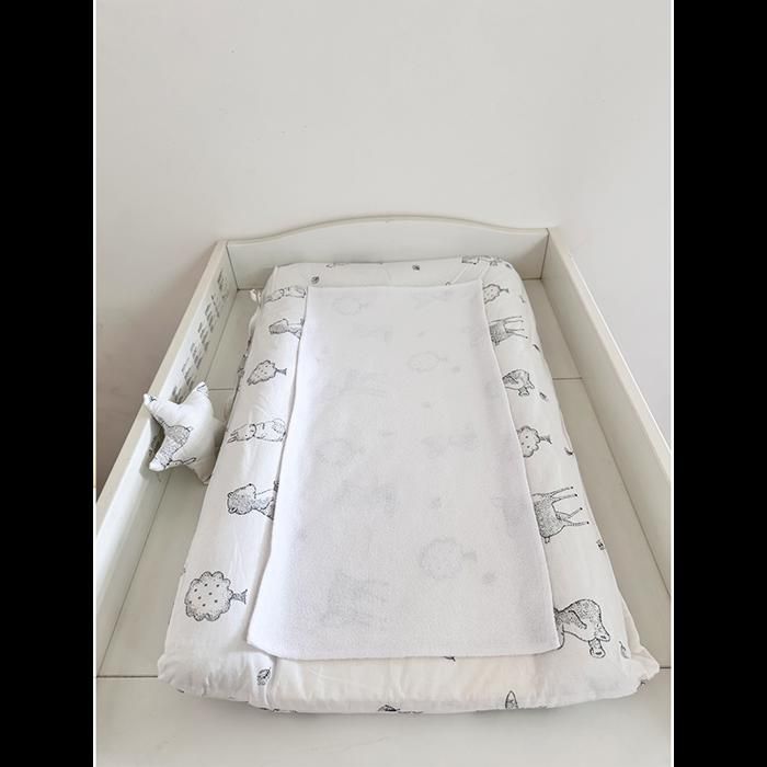 matelas à langer forêt gris