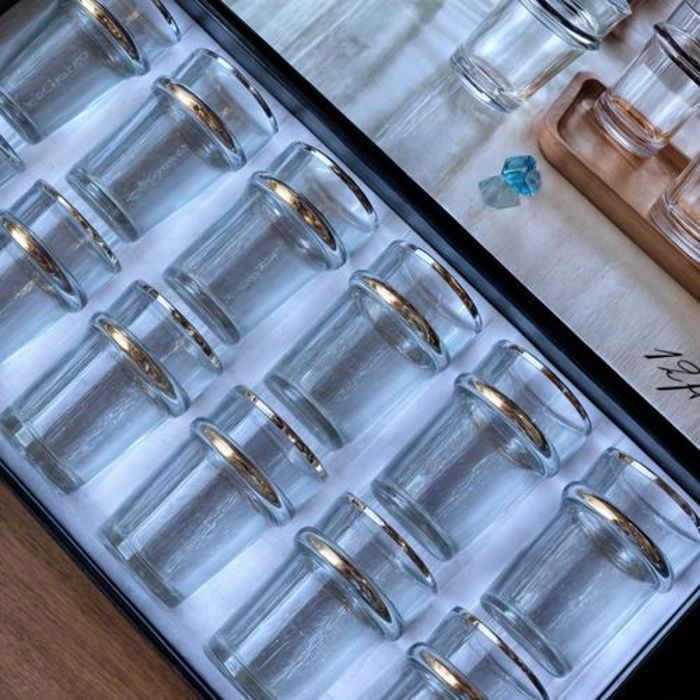 12 Verres à thé Zman  design raffiné ornés d'un fil Silver torsadé