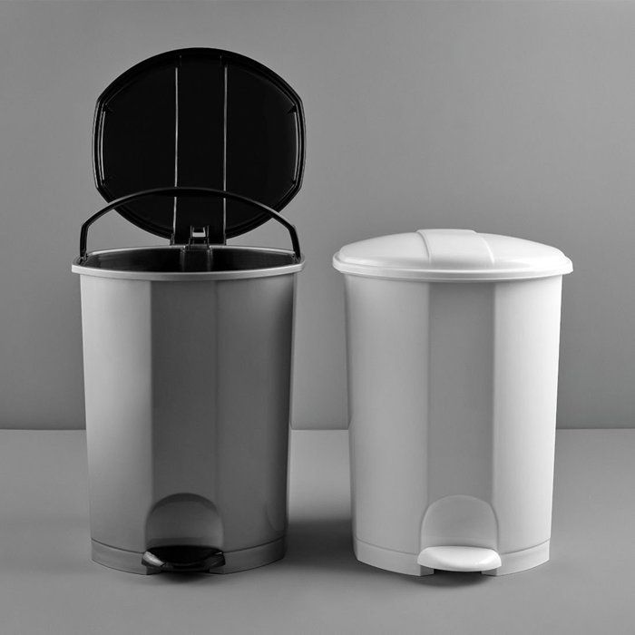 Poubelle avec pédale en plastique 7 litres