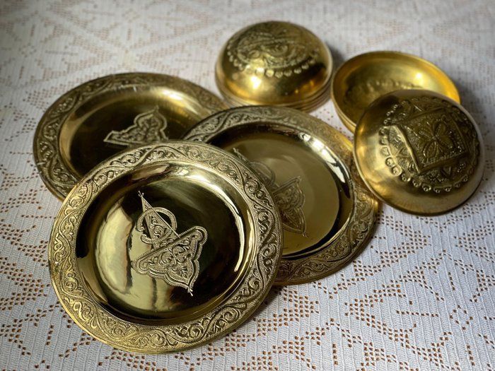 Assiette décor avec décor berbère gravé dessus
