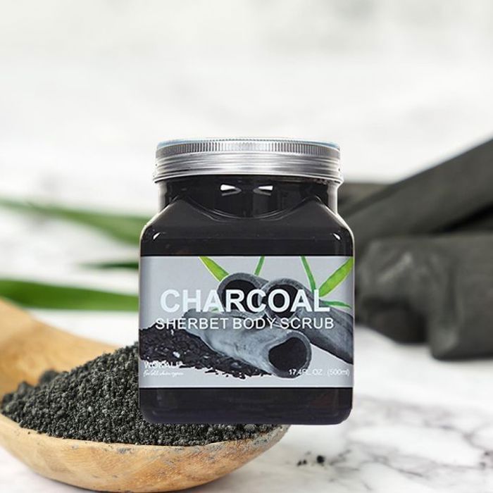 Wokali gommage visage et corps au charbon, sans paraben sans phatalate