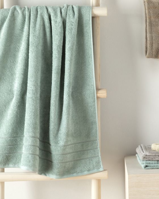 Serviette De Bain en Coton Soft, coloris Menthe, dimensions 70 x 140 cm.