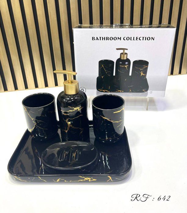 Ensemble d'accessoires de salle de bain