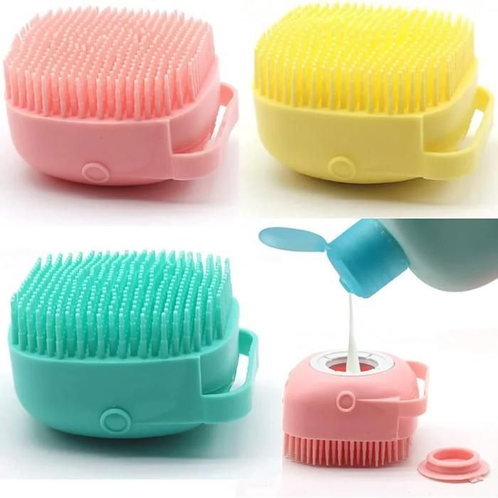 Brosse de bain en silicone souple avec distributeur de shampooing