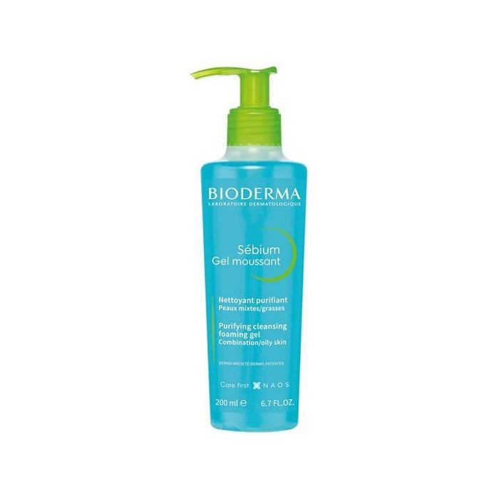 Gel moussant Bioderma Sébium : nettoie en profondeur les peaux mixtes à grasses.