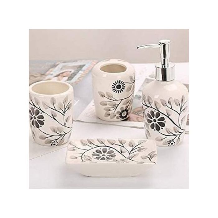 Pack de 4 accessoires de salle de bain durables en céramique.